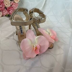Manolo Blahnik heels shoes gold butterfly orchid size 36 6 Y2K Carrie Bradshaw